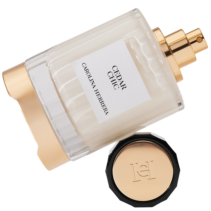 CAROLINA HERRERA Cedar Chic Eau de Parfum בקבוק בושם עם ברגמוט, ארז ומושק לבן