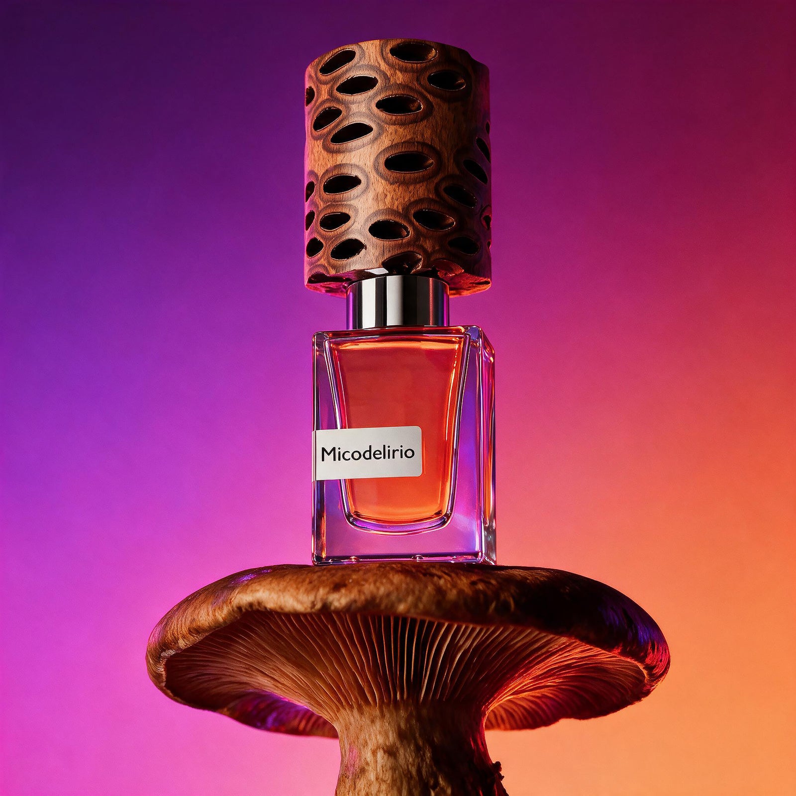 NASOMATTO Micodelirio Extrait de Parfum - בושם נישה אמנותי בהשראת עולם הפטריות מאת Alessandro Gualtieri