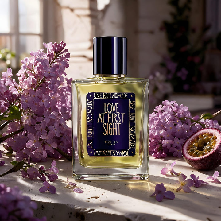 Une Nuit Nomade Love At First Sight Eau de Parfum עם פרחי לילך ופסיפלורה